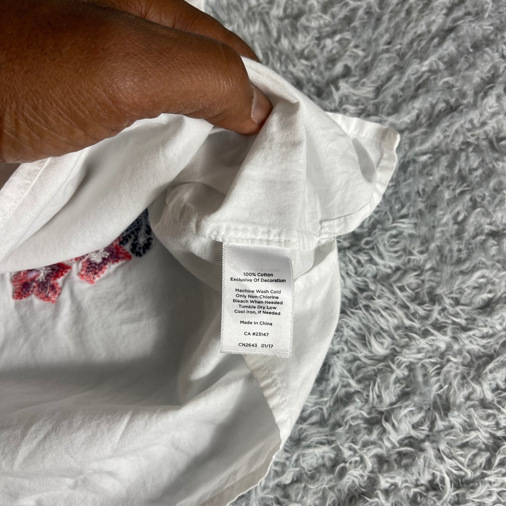 Talbots Petites White Floral Embroidered Smocked Neck Cotton Blouse Top MP - Picture 7 of 9
